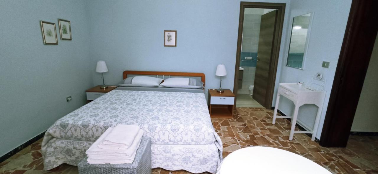 B&B Casa Piras Iun3880 巴鲁米尼 外观 照片
